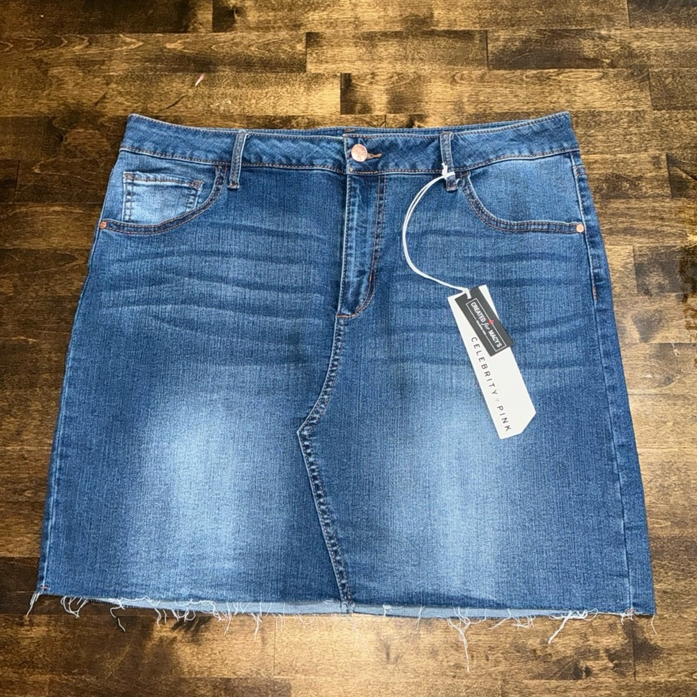NWT Celebrity Pink Blue Denim Skirt SIZE 15/32